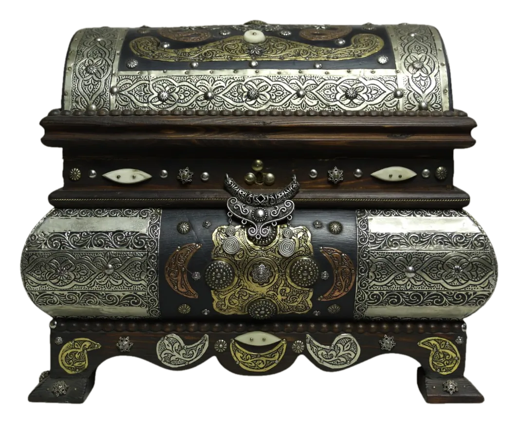 Coffret bombé — Bois sombre & métal ciselé